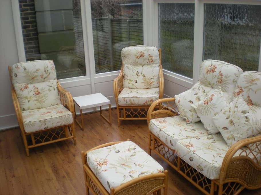 Beautiful Gate House A 4 Minute Walk From Beach Bognor Regis Exterior foto